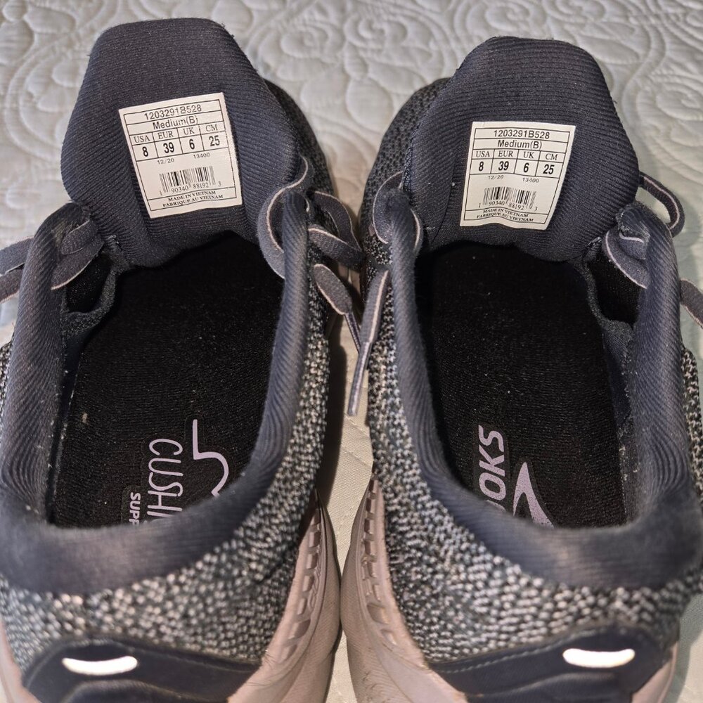 BROOKS ADRENALINE Ombre Grey and Lavender Running Shoe in a Women's size 8 Med - Picture 8 of 10